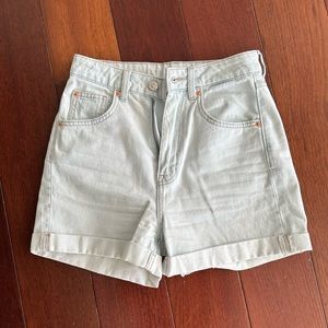 H&M Divided light blue denim short